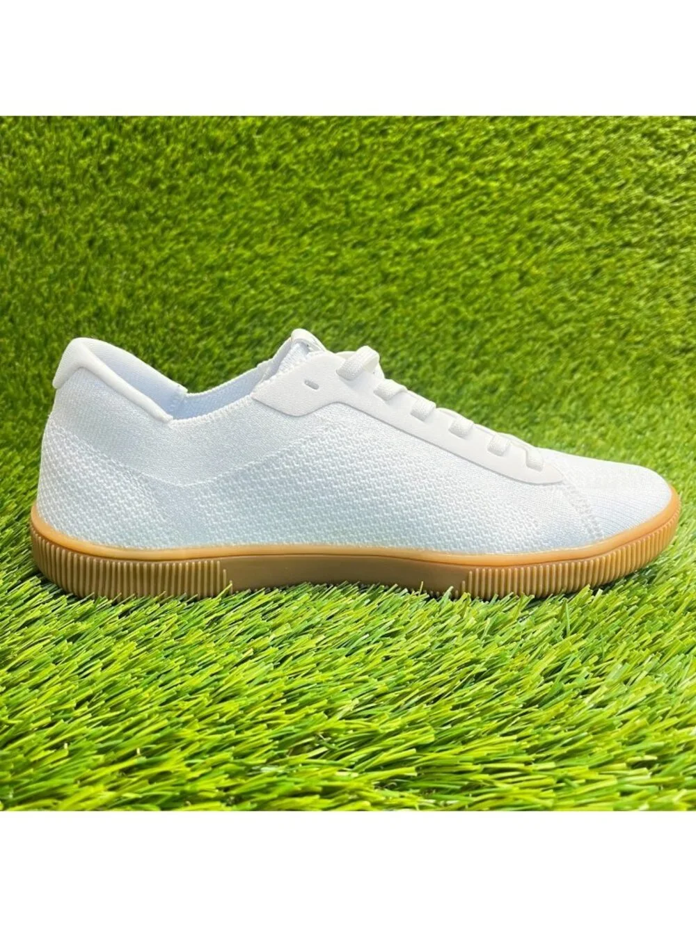 Flux Adapt Trainer White Gum Womens Size 8 Mens Size 7 Athletic Shoes Sneakers